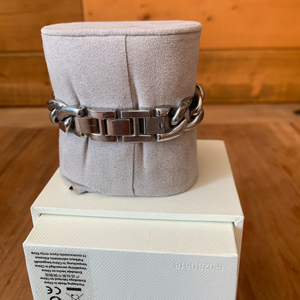 MK watch - Picture 2 of 6
